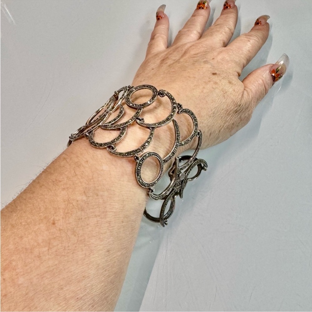 Solid Silver 925 with Marcasite Stones Gorgeous Delicate Elegant Bracelet